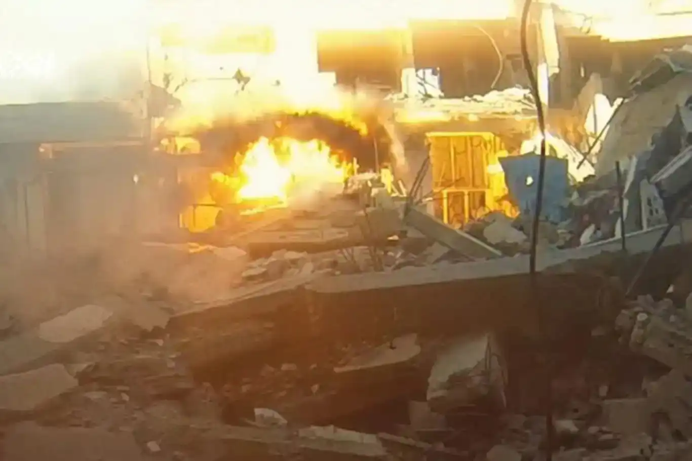 Hêzên Berxwedanê sê tankên rejîma siyonîst li Xezzeyê ji holê rakirin