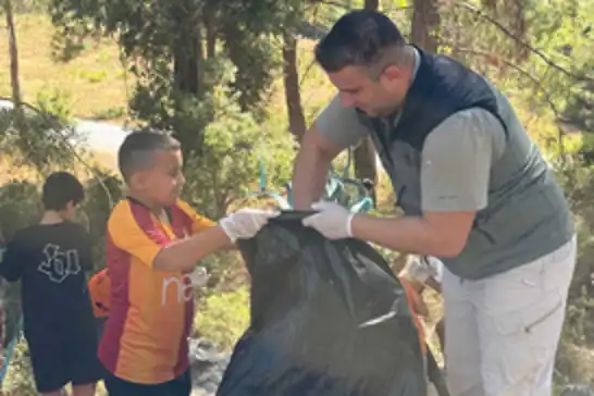 Mersin'de öğrencilerle çöp toplama etkinliği düzenlendi