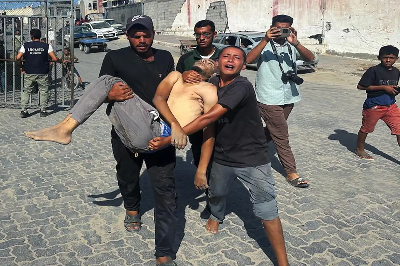 Gazze'de katliam: 45 şehit, onlarca yaralı