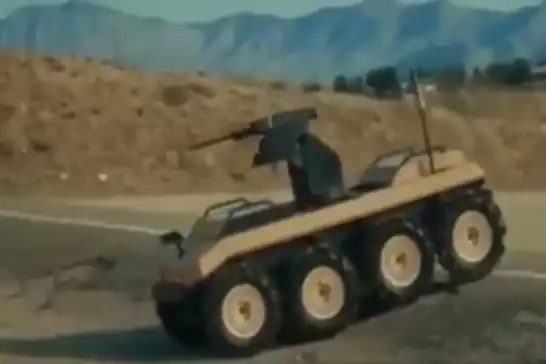 ئێران نوێترین مۆدێلی ڕۆبۆتی سەربازی دەناسێنێت
