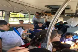 Diyarbakır'da mahalle sakinlerinden yetkililere çağrı: Servis yoksa çocuklarımızı okula gönderemeyiz