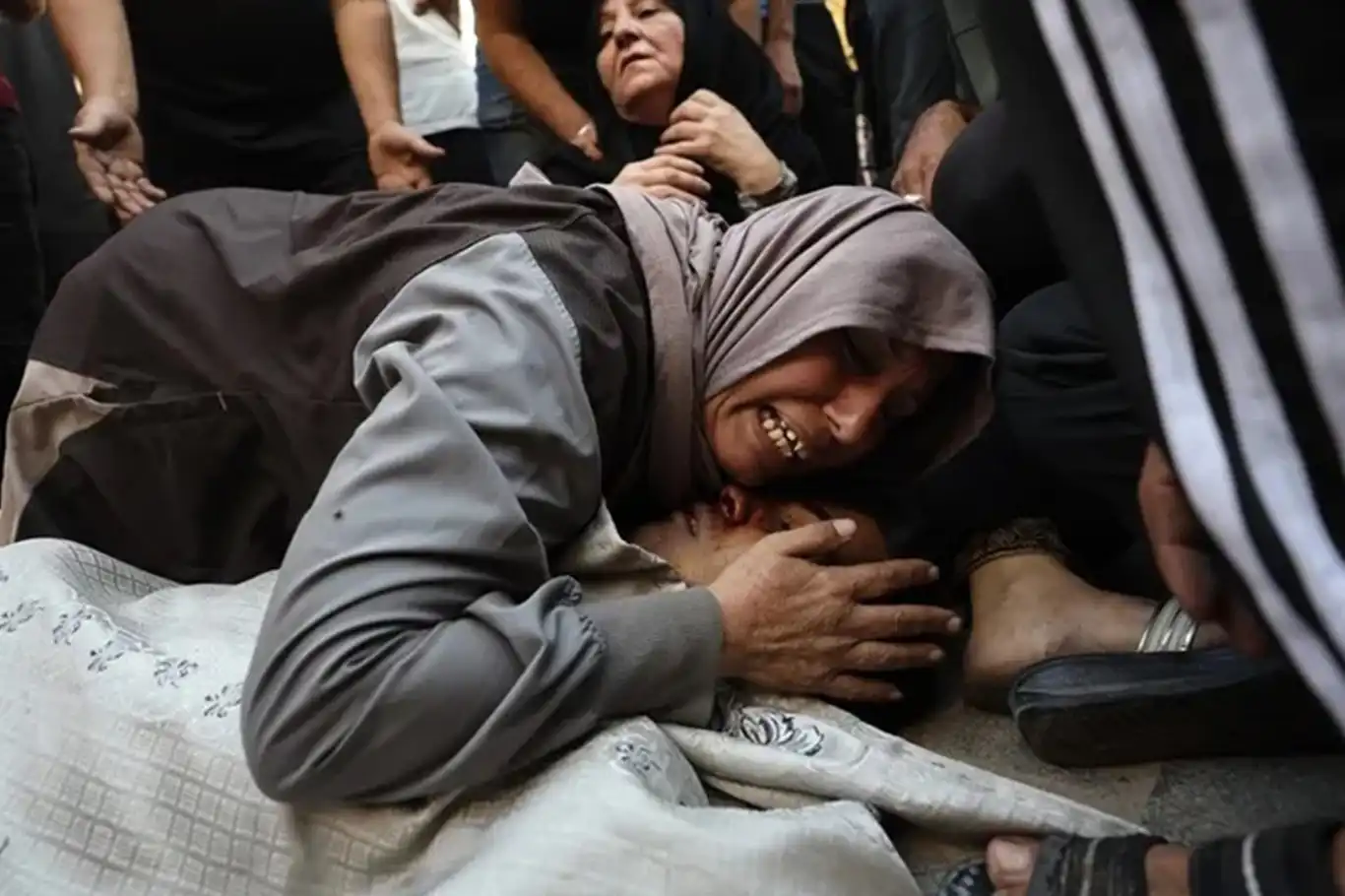 وزارة الصحة بغزة: ارتفاع حصيلة العدوان الإسرائيلي إلى 65062 شهيداً وزارة الصحة بغزة: ارتفاع حصيلة العدوان الإسرائيلي إلى 65062 شهيداً