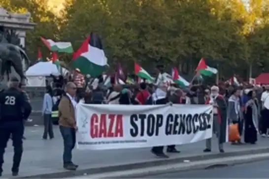 Paris'te Gazze'deki soykırım protesto edildi