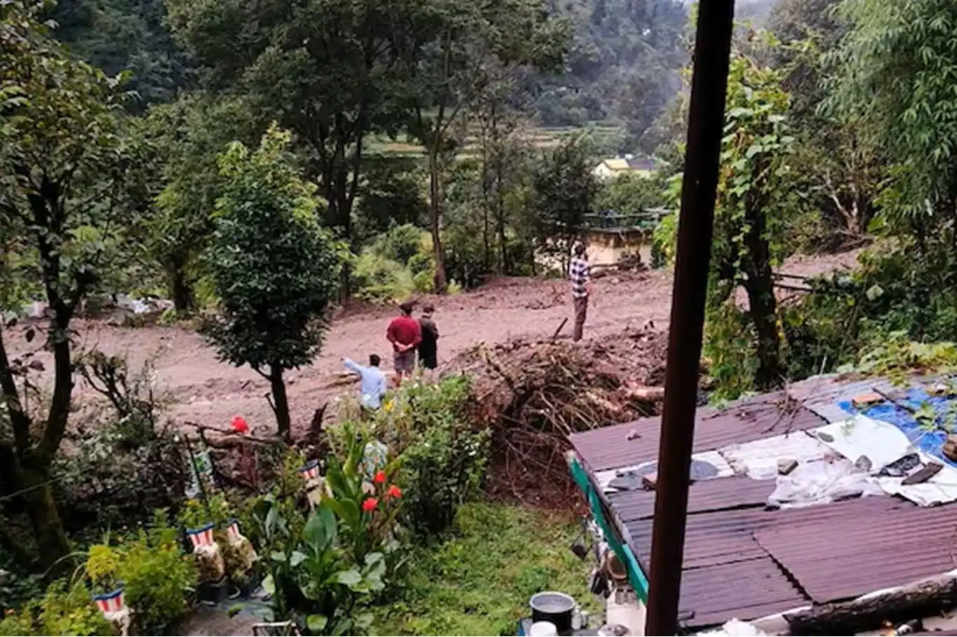 India: 17 killed, dozens missing as monsoon triggers deadly floods India: 17 killed, dozens missing as monsoon triggers deadly floods