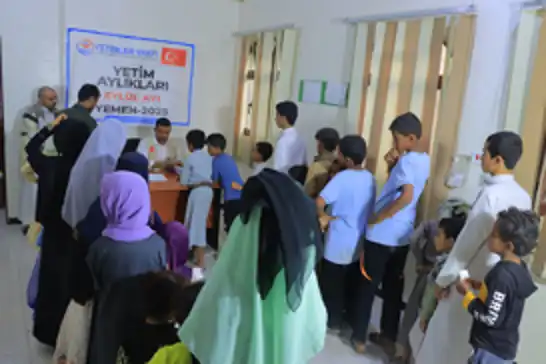 Yetimler Vakfı, Yemen'de eylül ayı yetim aylıklarını dağıttı