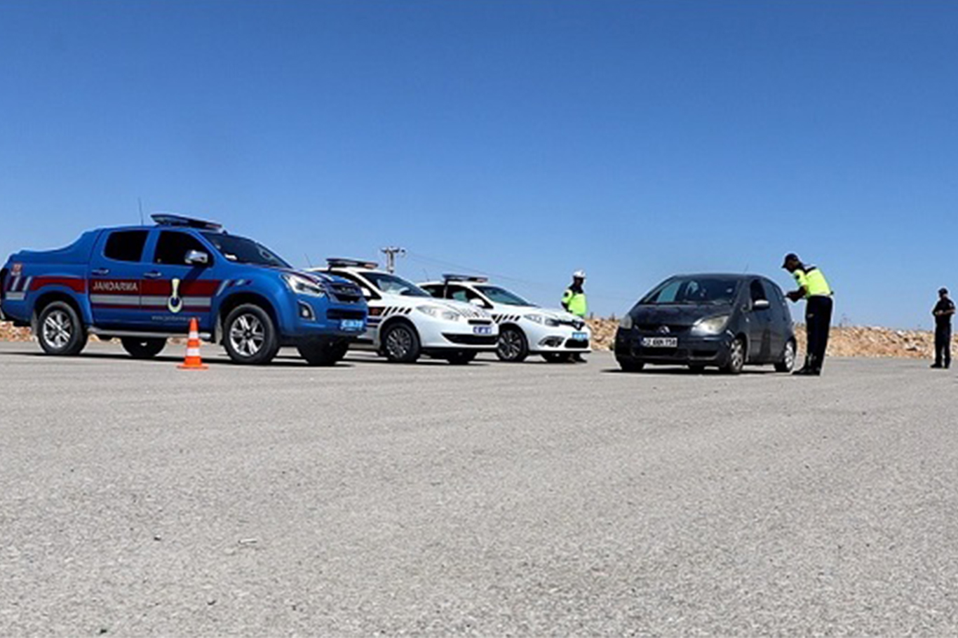 Konya’da trafik denetimi gerçekleştirildi Konya’da trafik denetimi gerçekleştirildi