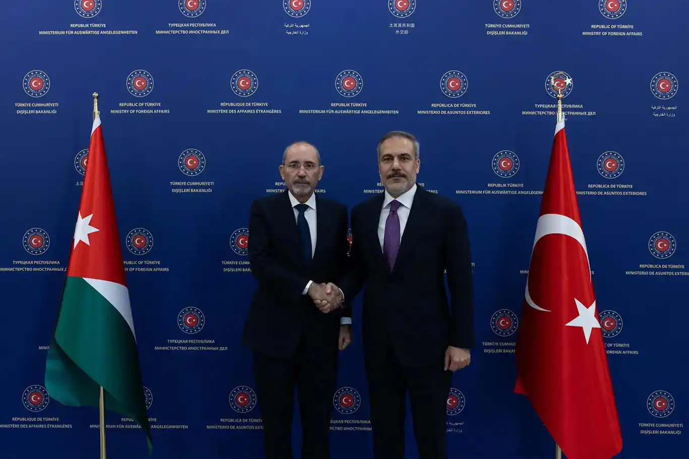 Bakan Fidan ile Ürdünlü mevkidaşı Safadi arasında telefon görüşmesi Bakan Fidan ile Ürdünlü mevkidaşı Safadi arasında telefon görüşmesi