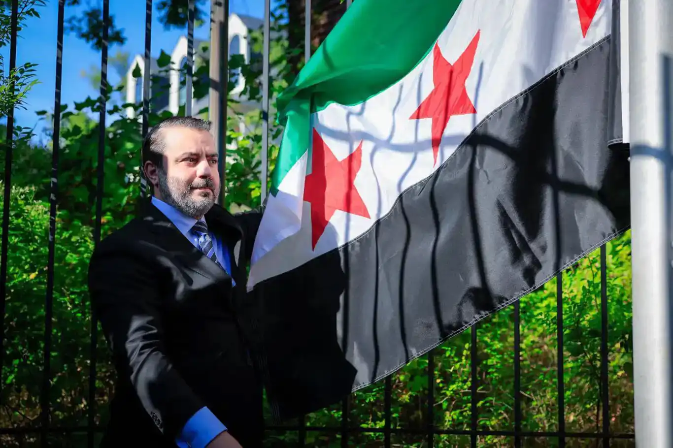 دوای ٢٥ ساڵ ئاڵای سوریا لە ئەمریکا بەرزکرایەوە