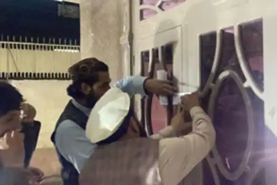 لە ئەفغانستان نەخۆشخانەیەکی تایبەت کە دەرمانی بە نرخێکی زۆر دەفرۆشت داخرا