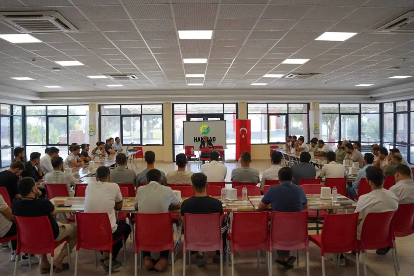 HAKSİAD Genel Başkan Yardımcısı Güneş'ten gençlere "Ahlaklı Ticaret" vurgusu HAKSİAD Genel Başkan Yardımcısı Güneş'ten gençlere "Ahlaklı Ticaret" vurgusu