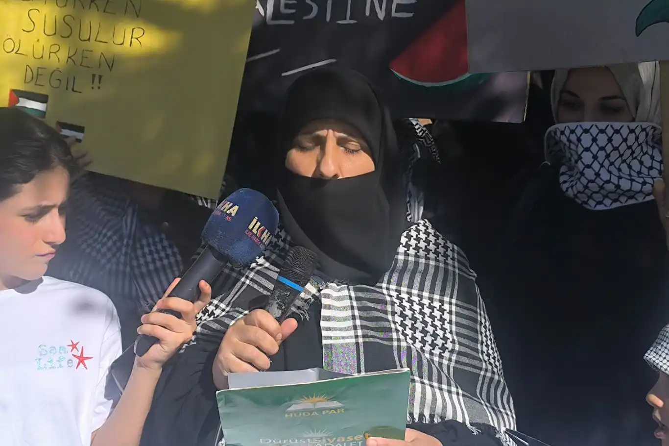 Adana'dan Küresel Sumud Filosu'na kadınlardan güçlü destek Adana'dan Küresel Sumud Filosu'na kadınlardan güçlü destek