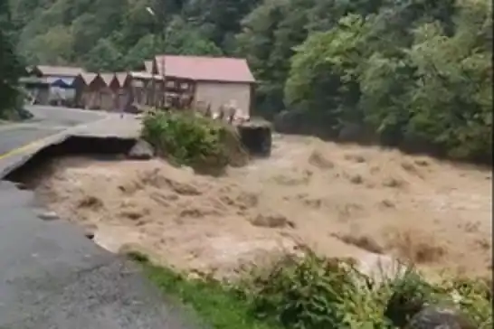 Doğu Karadeniz'de şiddetli yağışlar sürecek