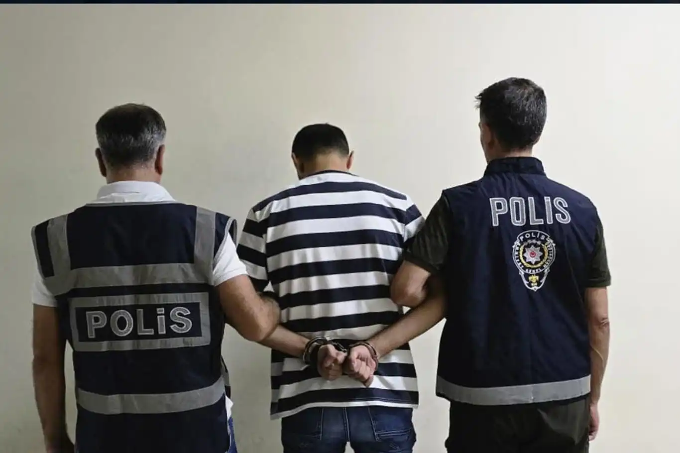 Gaziantep'te uyuşturucu satıcılığından aranan şahsılar yakalandı Gaziantep'te uyuşturucu satıcılığından aranan şahsılar yakalandı