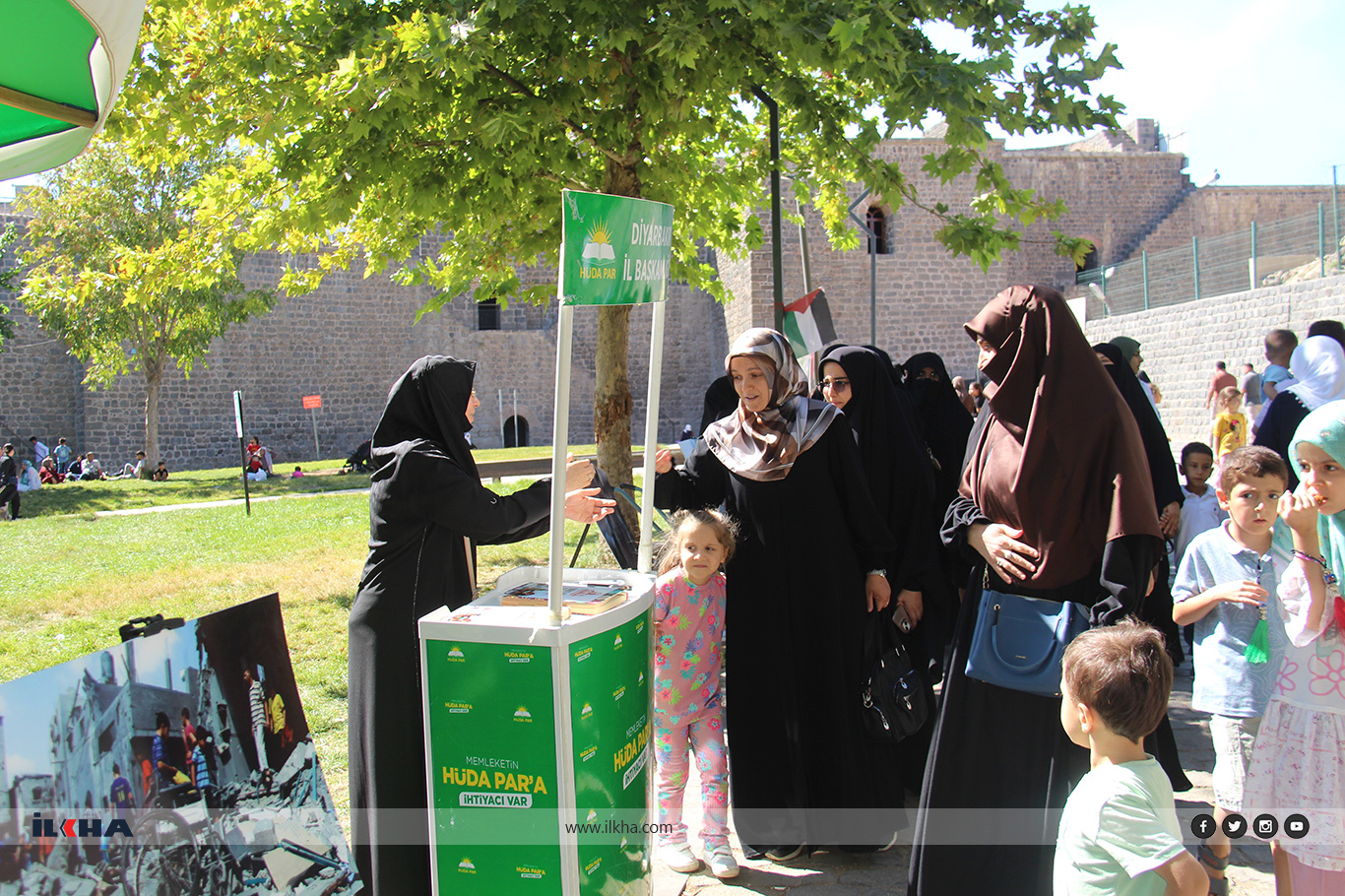 HÜDA PAR women holds Gaza solidarity art exhibition in Diyarbakır HÜDA PAR women holds Gaza solidarity art exhibition in Diyarbakır