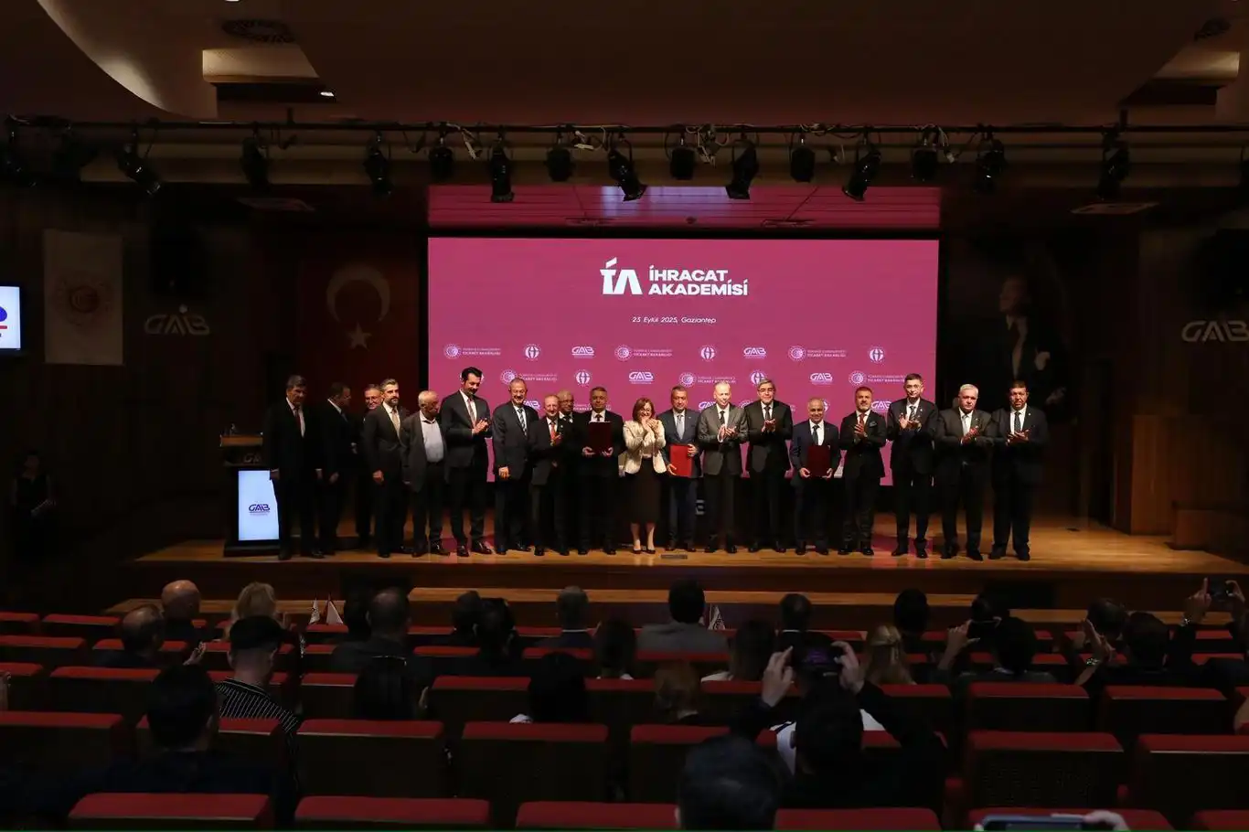 İhracatın Finansmanı Buluşmalarının 7’ncisi Gaziantep’te yapıldı İhracatın Finansmanı Buluşmalarının 7’ncisi Gaziantep’te yapıldı