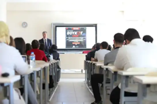 AİÇÜ'de ilk ders "Filistin ve Gazze" teması ile gerçekleştirildi