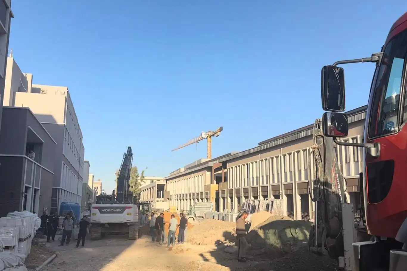 Göçük altında kalan işçi hayatını kaybetti
