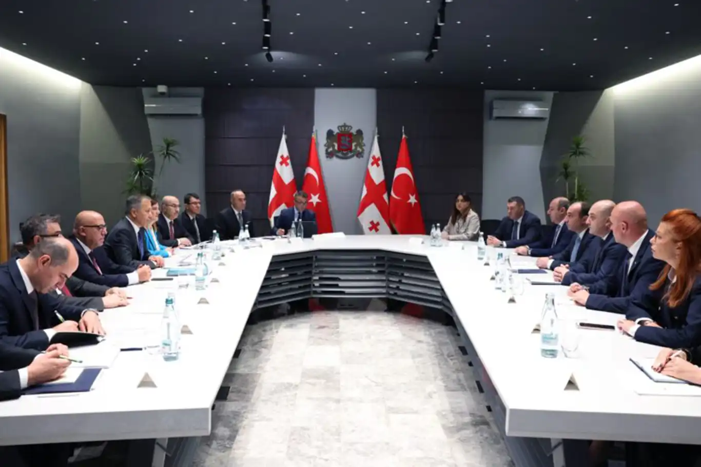 İçişleri Bakanı Yerlikaya Gürcistan'da temaslarda bulundu