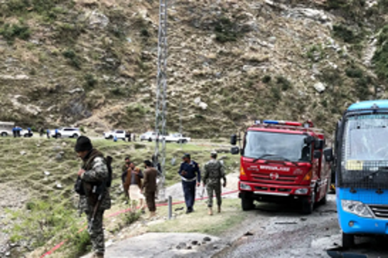 Twelve of same family killed in tragic road accident in Pakistan