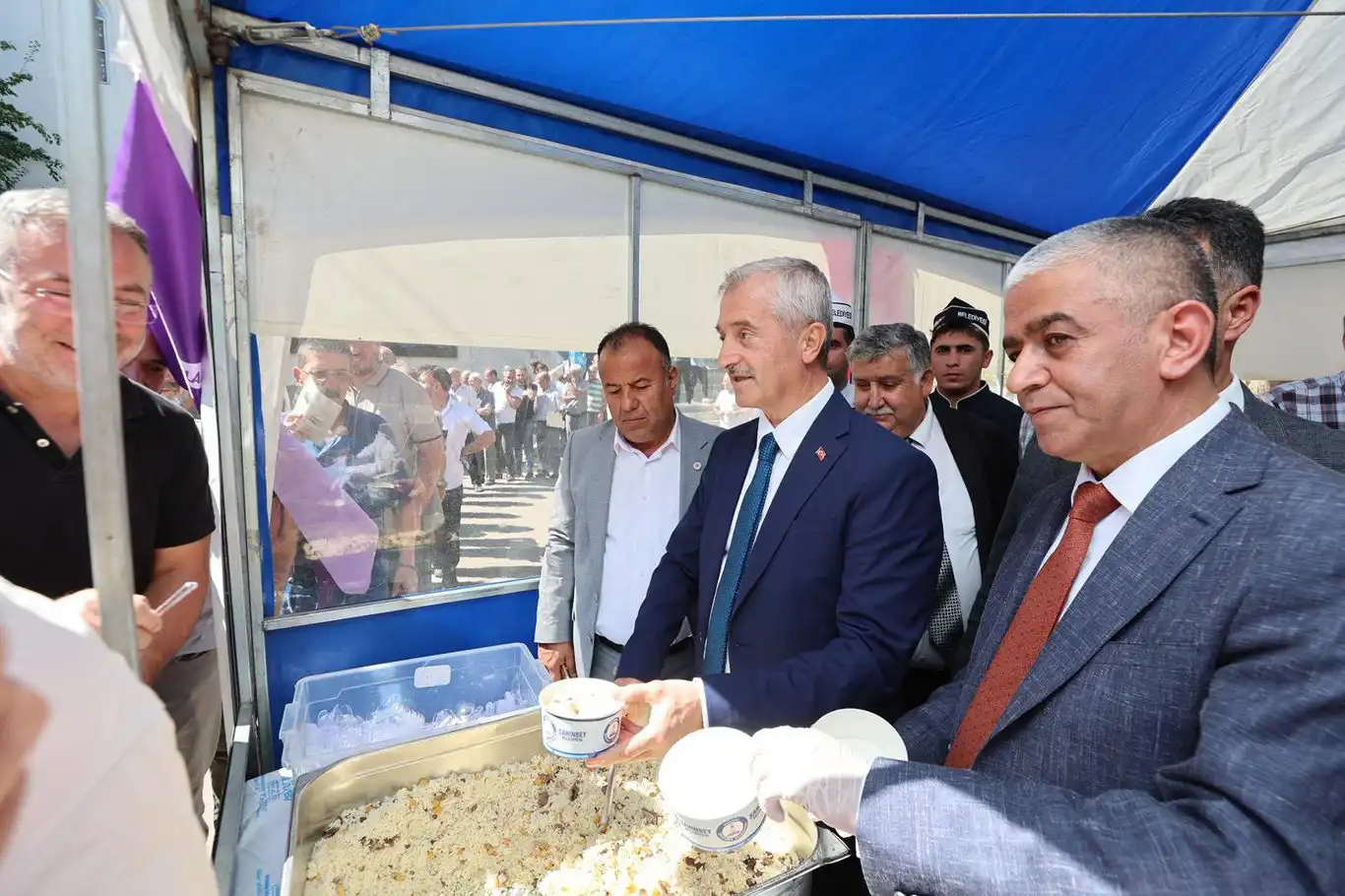 Gaziantep'te Ahilik Haftası dolayısıyla pilav dağıtıldı Gaziantep'te Ahilik Haftası dolayısıyla pilav dağıtıldı