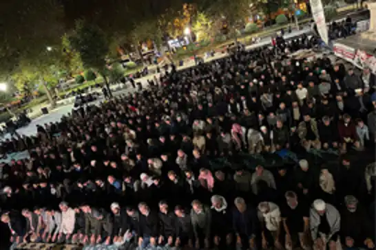 Gazze için yüzlerce kişi Saraçhane'de duada buluştu