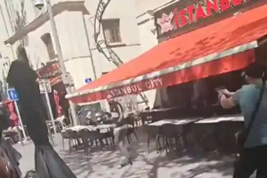 Marsilya'da bıçaklı saldırı: 5 yaralı, saldırgan öldürüldü