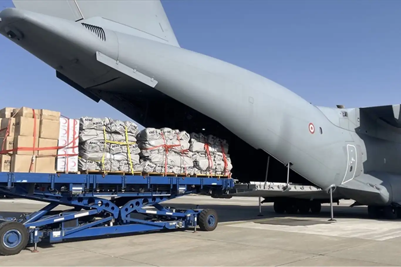Türkiye’den Afganistan’a yardım uçağı gönderildi Türkiye’den Afganistan’a yardım uçağı gönderildi