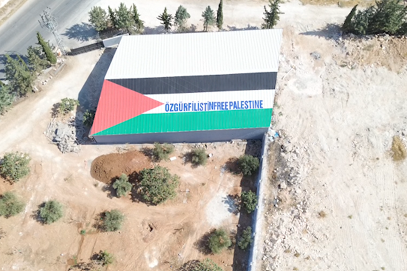Gaziantepli iş adamı iş yerinin çatısına Filistin bayrağı yaptırdı Gaziantepli iş adamı iş yerinin çatısına Filistin bayrağı yaptırdı