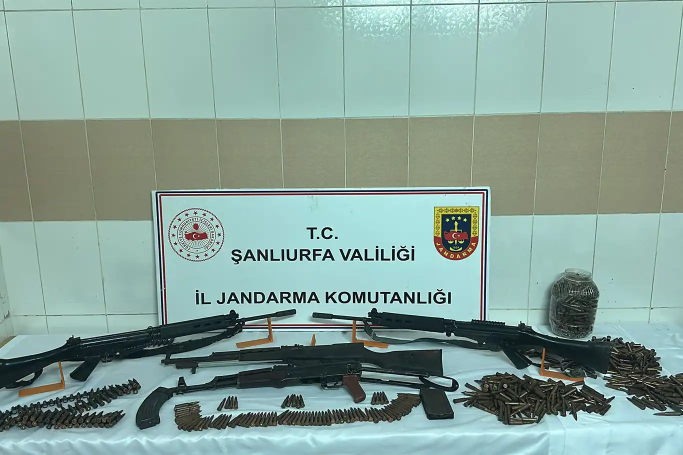 Şanlıurfa’da jandarmadan silah operasyonu: 3 kişi gözaltına alındı