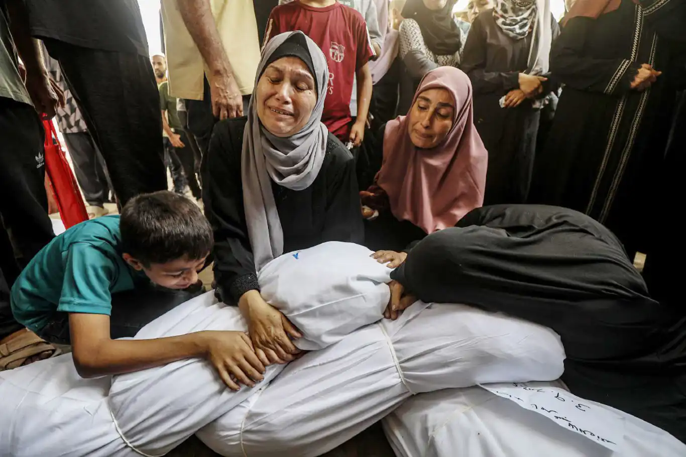Siyonist rejim Gazze'de katliam yaptı: 31 şehit Siyonist rejim Gazze'de katliam yaptı: 31 şehit