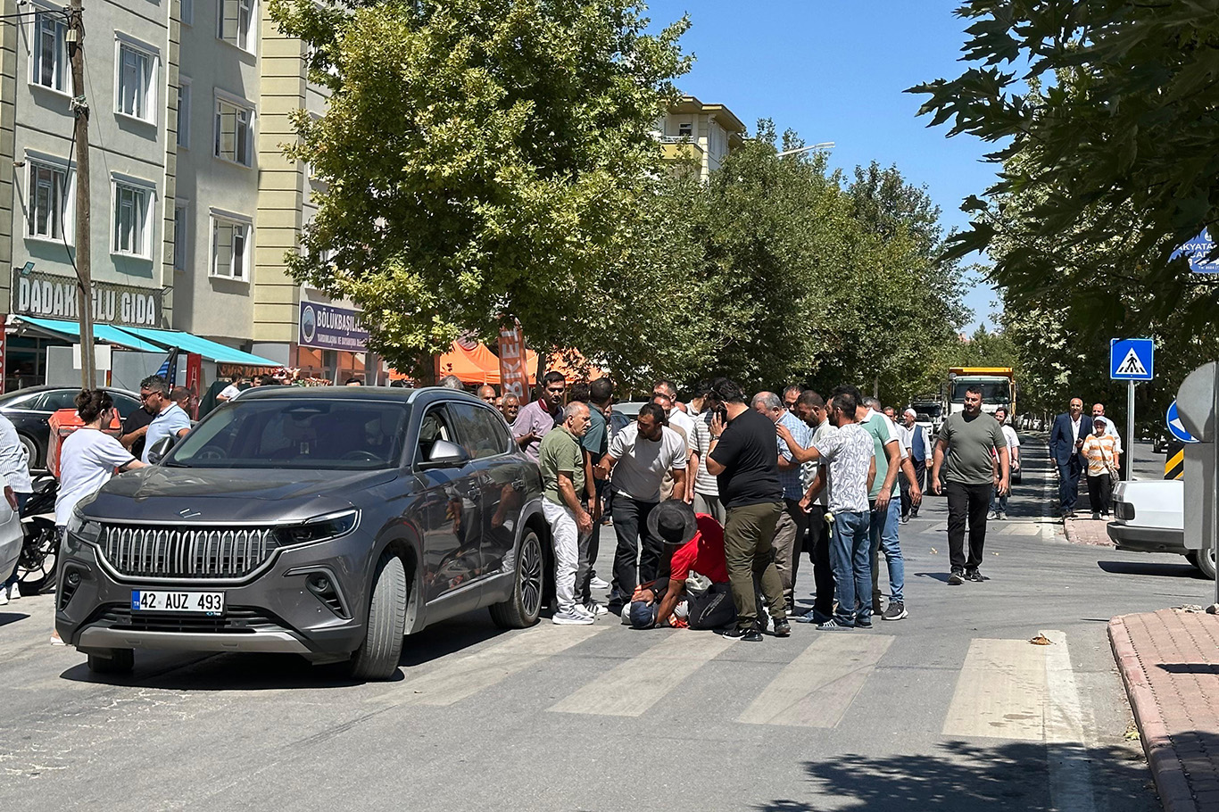 Hafif ticari araç ile motosiklet çarpıştı: 1 yaralı Hafif ticari araç ile motosiklet çarpıştı: 1 yaralı