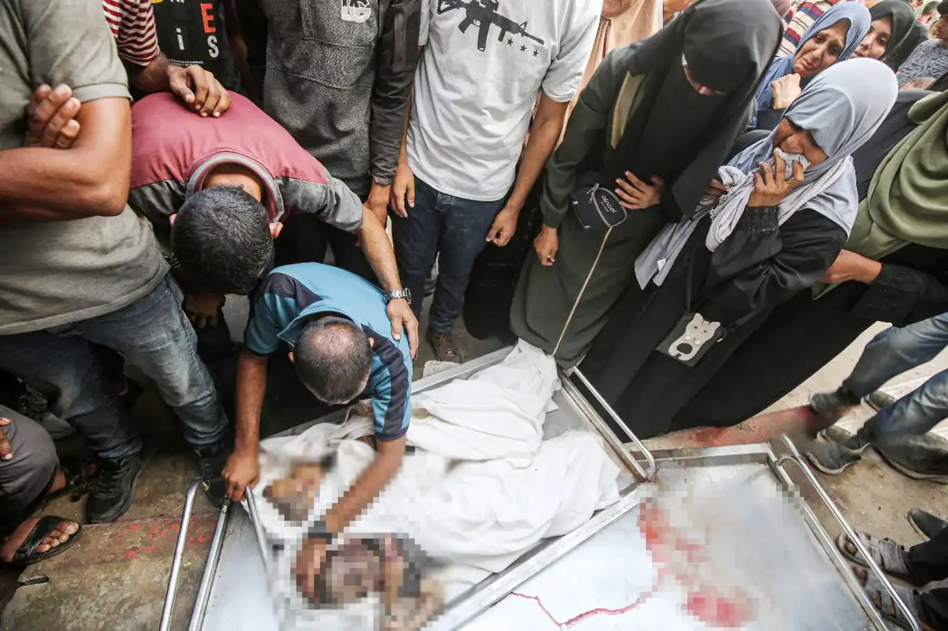 Gazze'de şehit sayısı 64 bin 231'e ulaştı Gazze'de şehit sayısı 64 bin 231'e ulaştı