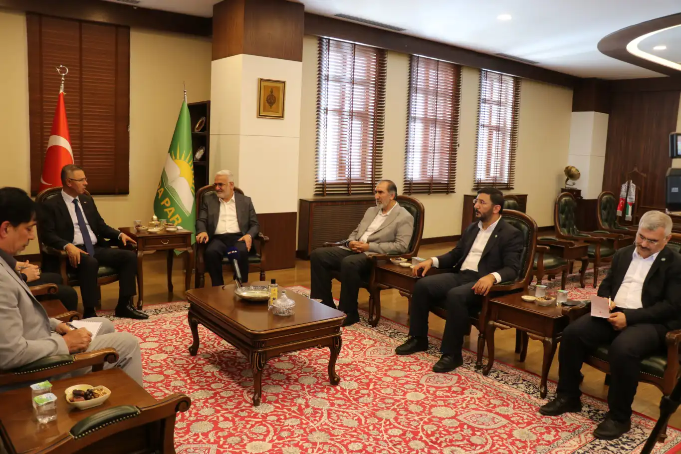 Filistin Büyükelçisinden HÜDA PAR Genel Başkanı Yapıcıoğlu’na ziyaret Filistin Büyükelçisinden HÜDA PAR Genel Başkanı Yapıcıoğlu’na ziyaret