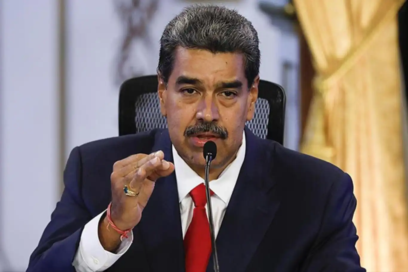 Maduro: Vatanımızı savunmaktan asla geri durmayız Maduro: Vatanımızı savunmaktan asla geri durmayız