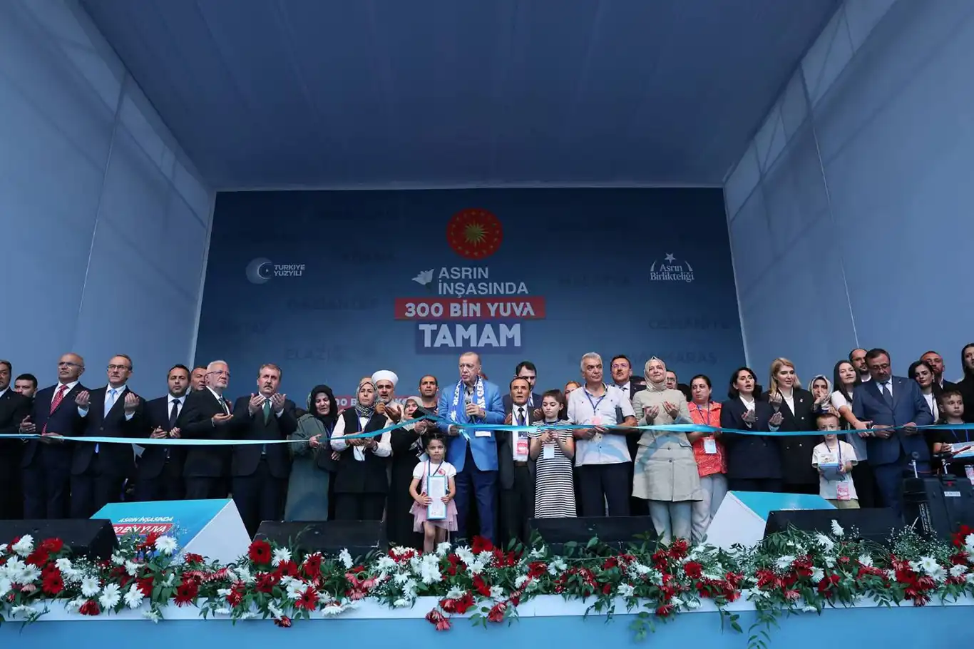 Cumhurbaşkanı Erdoğan: 6 Şubat depremlerinin ardından kısa sürede umutları sıfırdan yeşertmeyi başardık Cumhurbaşkanı Erdoğan: 6 Şubat depremlerinin ardından kısa sürede umutları sıfırdan yeşertmeyi başardık