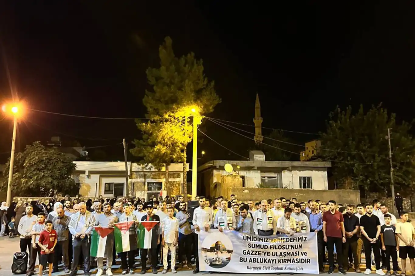 Dargeçit halkı Gazze ve Küresel Sumud Filosu'na destek için meydanlara indi Dargeçit halkı Gazze ve Küresel Sumud Filosu'na destek için meydanlara indi