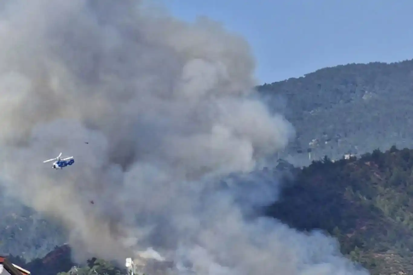 Antalya Kemer'de orman yangını Antalya Kemer'de orman yangını