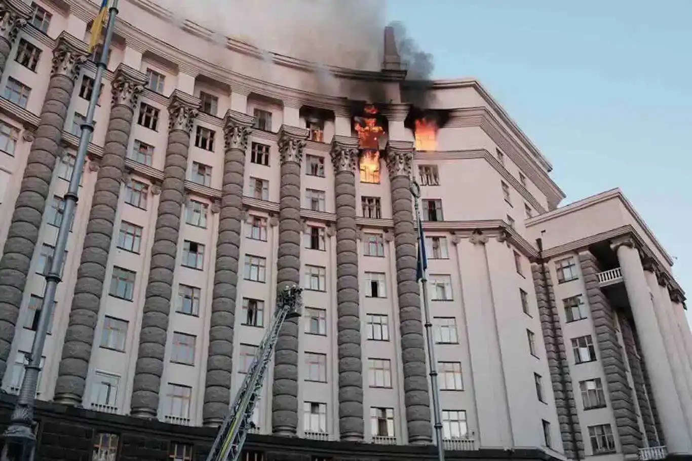 Kyiv cabinet building hit for first time in Russian missile assault