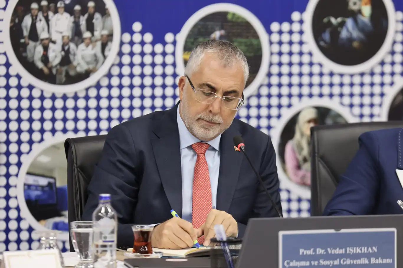Bakan Işıkhan'dan OVP değerlendirmesi Bakan Işıkhan'dan OVP değerlendirmesi