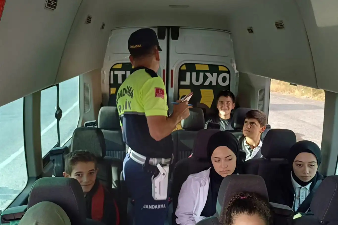 Diyarbakır'da yeni eğitim yılıyla birlikte servis araçlarına sıkı denetim Diyarbakır'da yeni eğitim yılıyla birlikte servis araçlarına sıkı denetim
