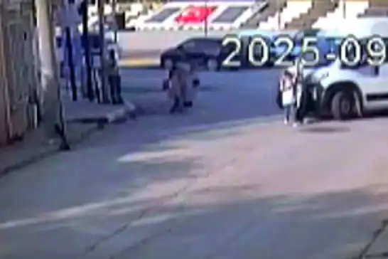 Tekirdağ’da anne ve oğlu servis aracının altında kaldı