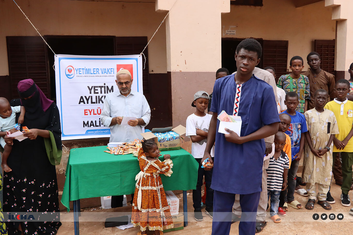 Orphans Foundation distributes monthly allowances to needy children in Mali