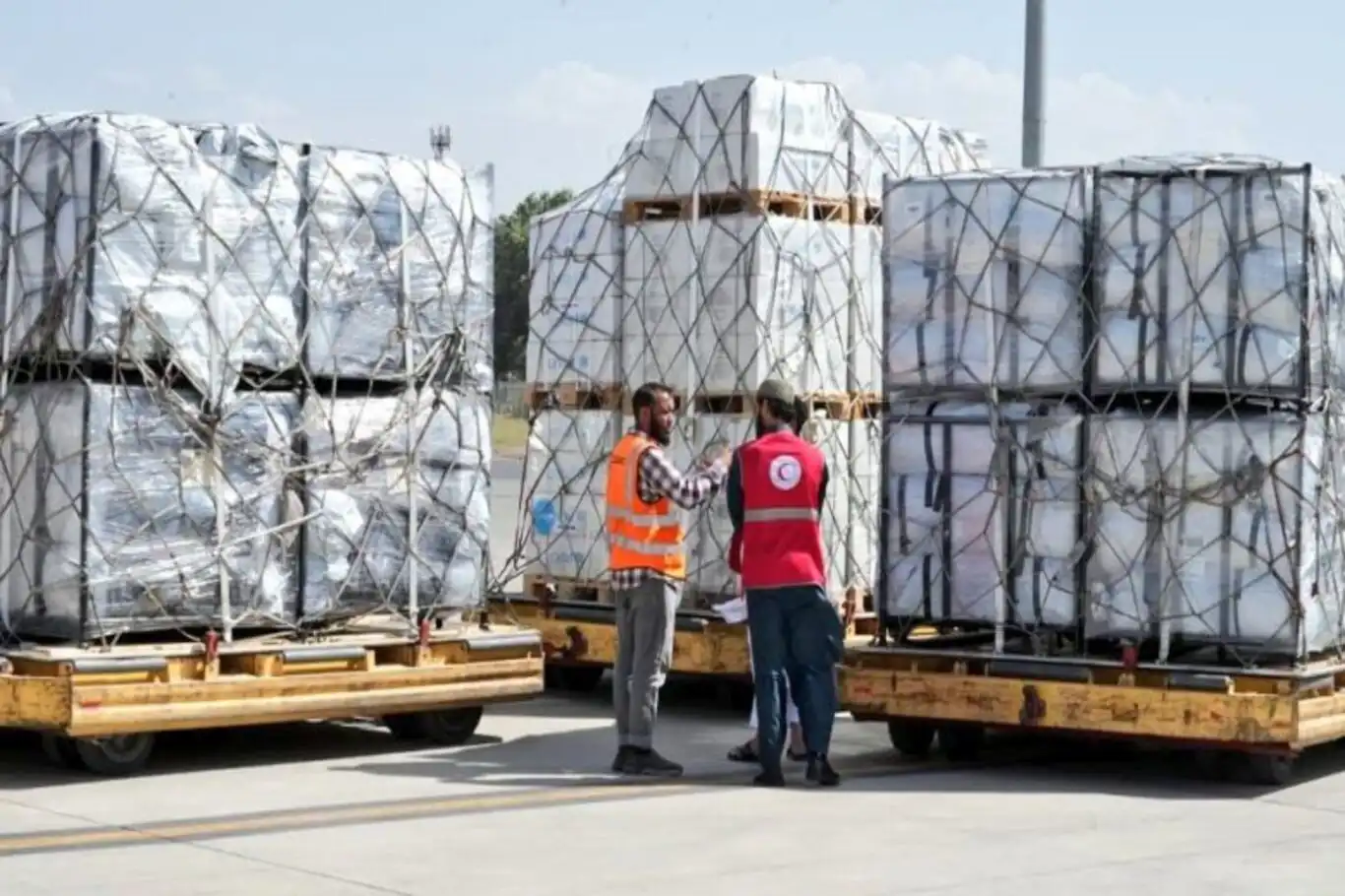 Switzerland delivers 20 tons of relief aid to quake-affected families in Afghanistan Switzerland delivers 20 tons of relief aid to quake-affected families in Afghanistan