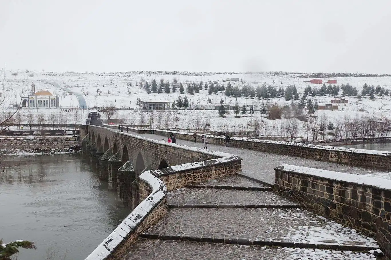 Meteoroloji uyardı: Kuvvetli kar, fırtına ve çığ tehlikesi