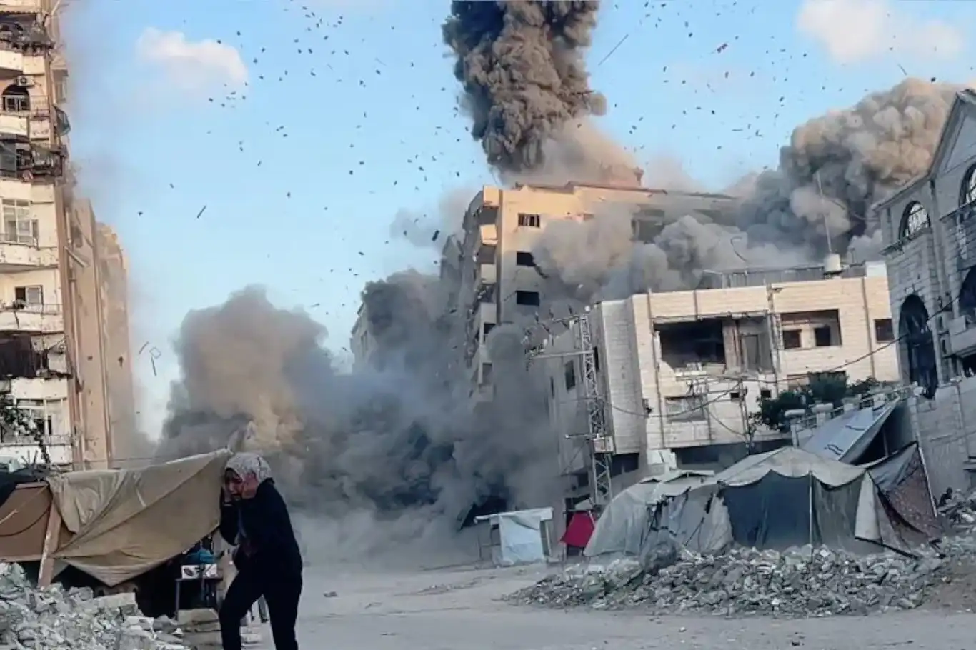İşgalci siyonistler yeni yıla Gazze’yi bombalayarak girdi