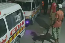 Pakistan'da otobüs ile minibüs çarpıştı: 14 ölü 16 yaralı