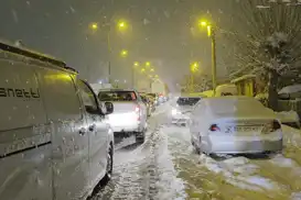 Diyarbakır-Silvan yolunda araçlar mahsur kaldı