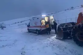 Hasankeyf'te kar engelini aşan ekipler hamile vatandaşa ulaştı