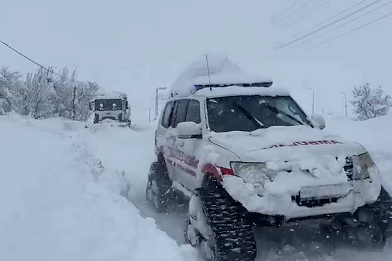 Şırnak'ta kar temizleme çalışmaları devam ediyor