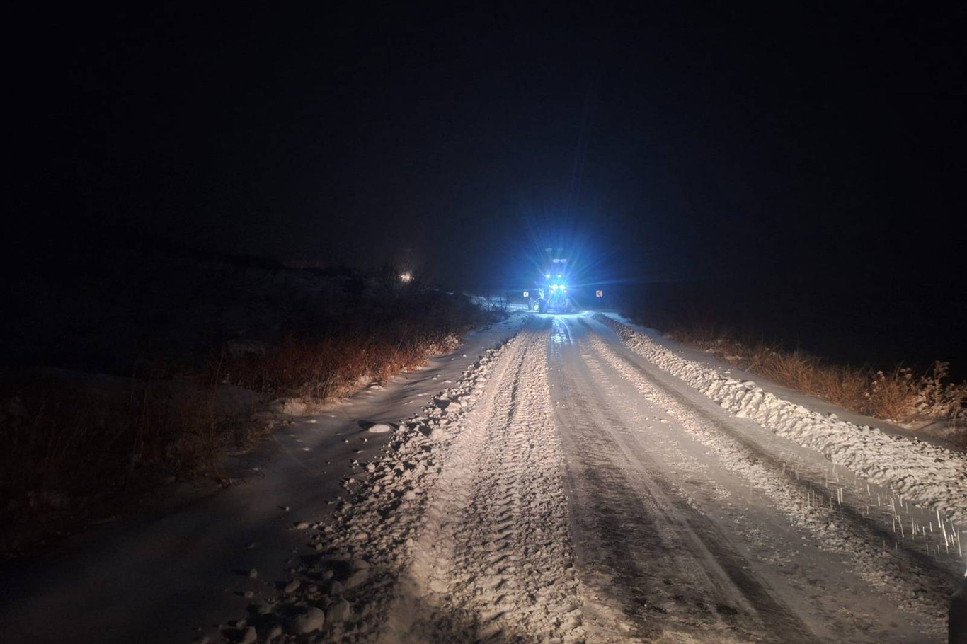 Malatya'da açılan yollar, yoğun kar yağışı nedeniyle tekrar kapanıyor
